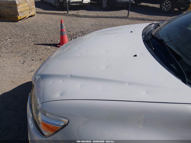 Mitsubishi Outlander 2.0 Le