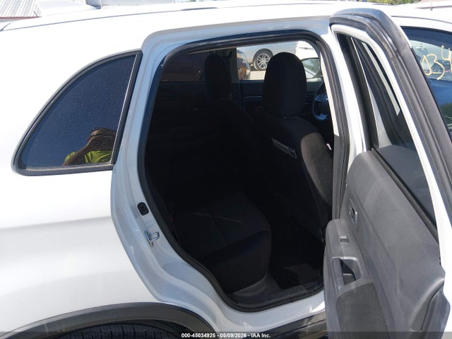 Mitsubishi Outlander 2.0 Le