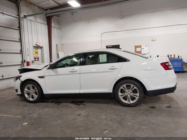 Ford Taurus Se