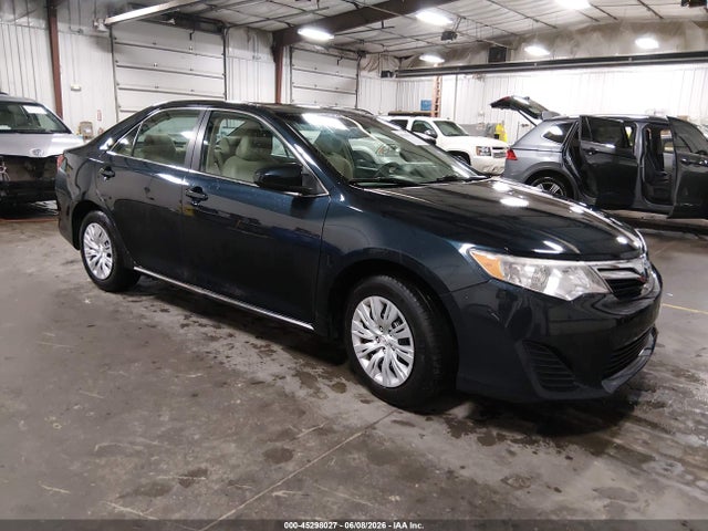 Salvage Toyota Camry Image