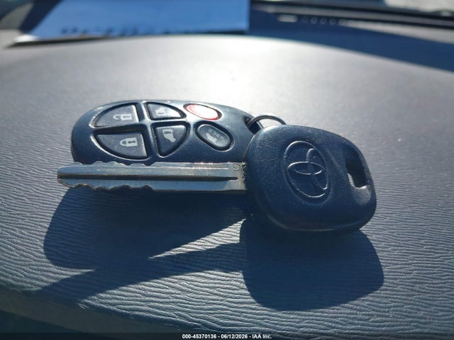 Toyota Sienna Xle V6 8 Passenger