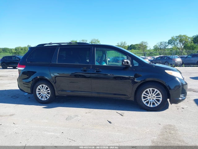 Toyota Sienna Xle V6 8 Passenger