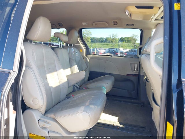 Toyota Sienna Xle V6 8 Passenger