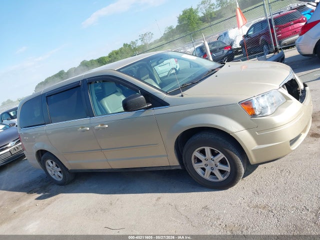 Chrysler Town & Country New Lx