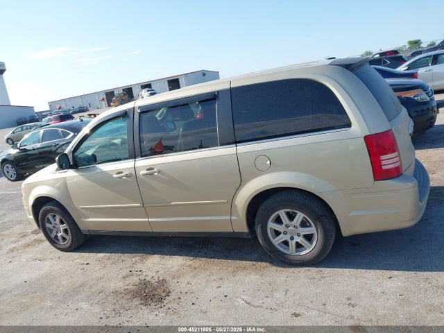 Chrysler Town & Country New Lx