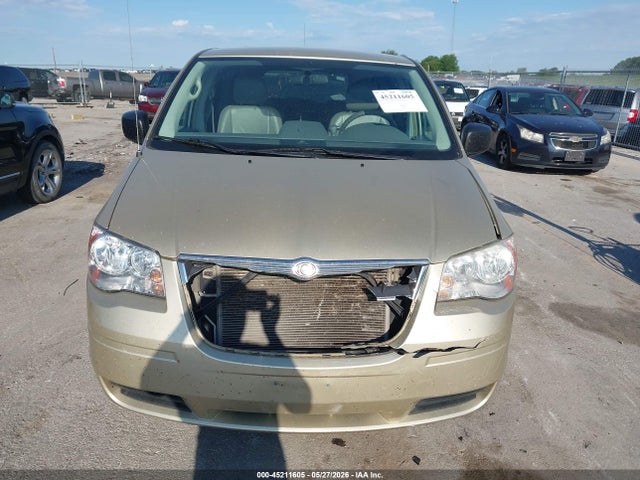 Chrysler Town & Country New Lx