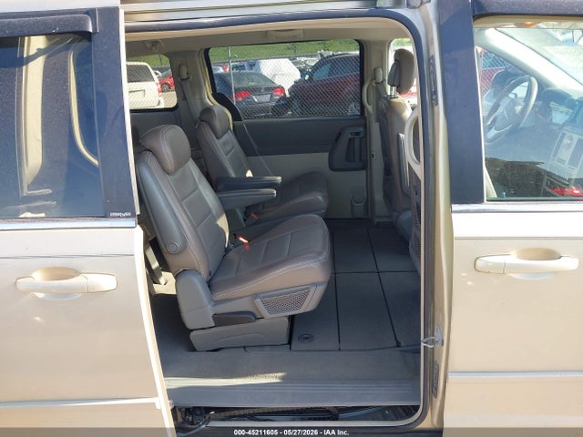 Chrysler Town & Country New Lx