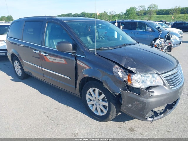 Salvage Chrysler Town & Country Image