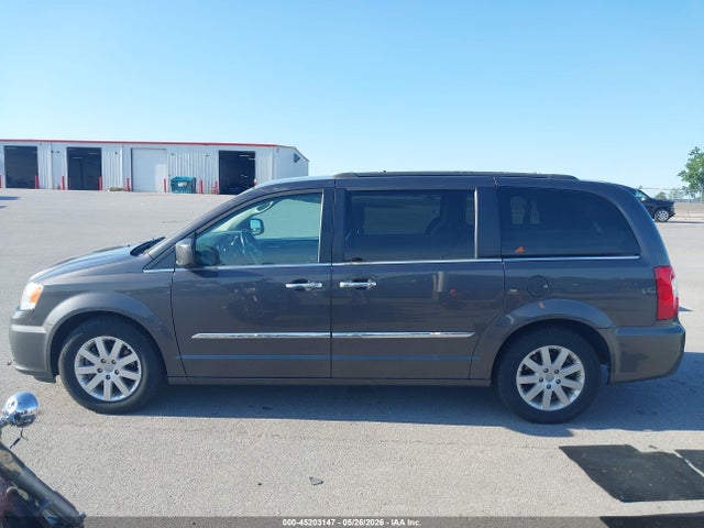 Chrysler Town & Country Touring