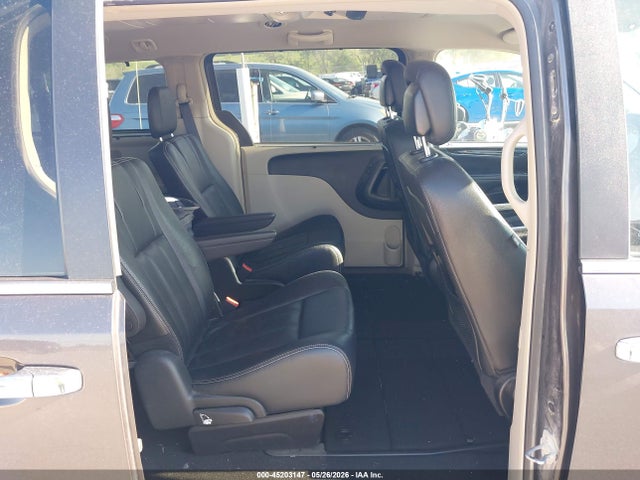 Chrysler Town & Country Touring