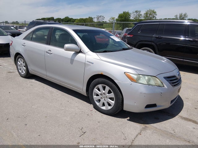 Salvage Toyota Camry Image