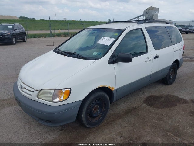 Toyota Sienna Le