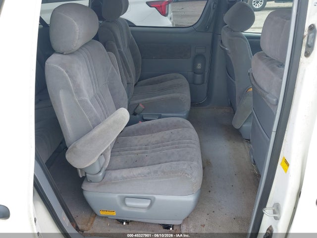 Toyota Sienna Le