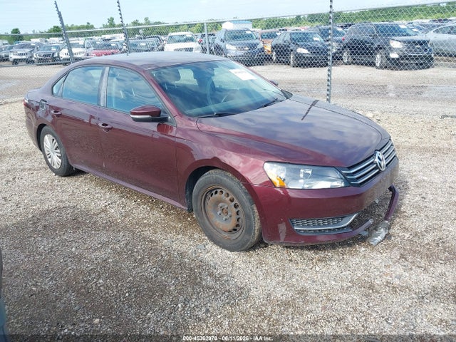 Salvage Volkswagen Passat Image