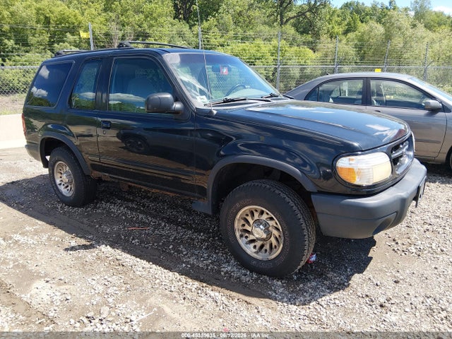 Salvage Ford Explorer Image