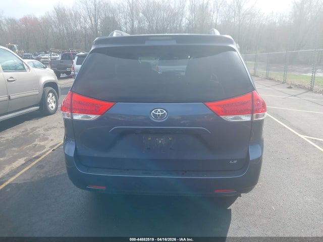 Toyota Sienna Le V6 8 Passenger