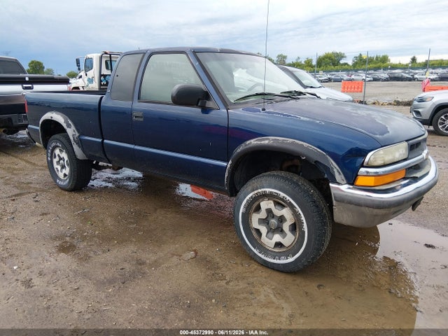 Salvage Chevrolet S-10 Image