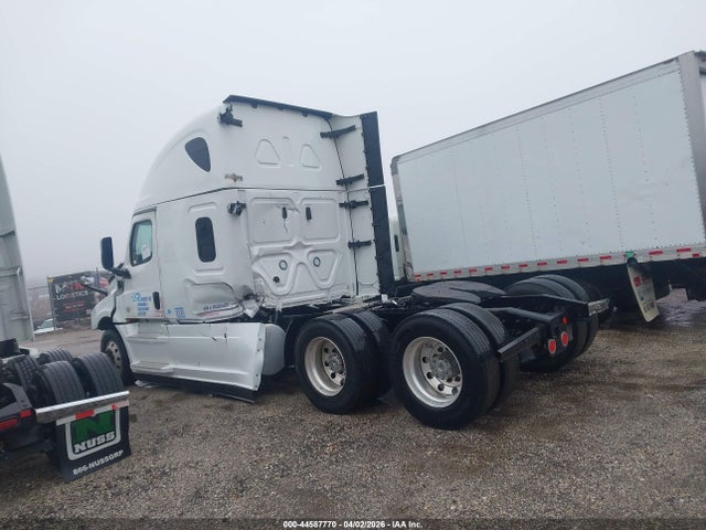 Freightliner New Cascadia 126