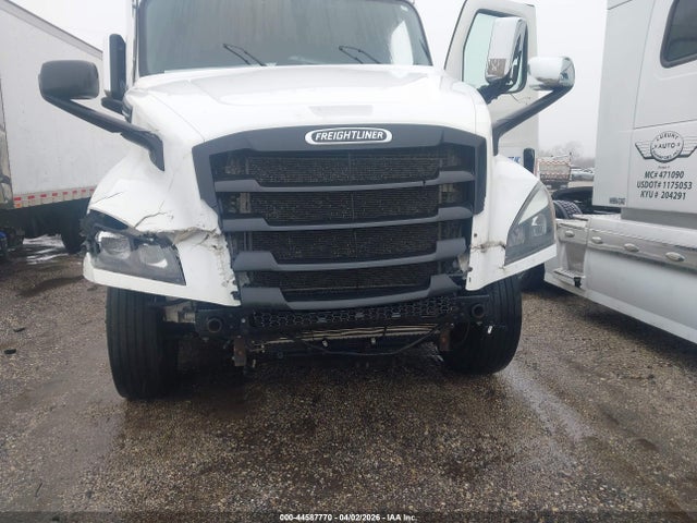 Freightliner New Cascadia 126
