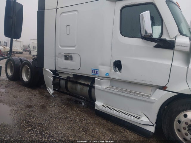 Freightliner New Cascadia 126