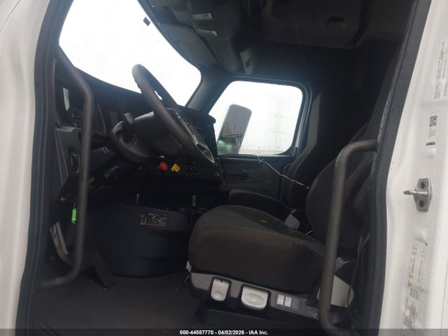 Freightliner New Cascadia 126