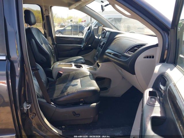 Chrysler Town & Country Touring-l