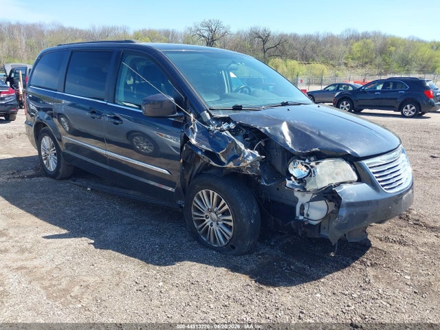 Salvage Chrysler Town & Country Image