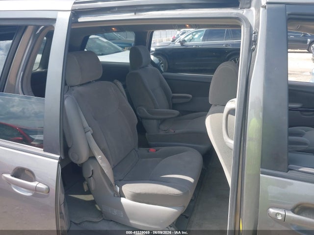 Toyota Sienna Le