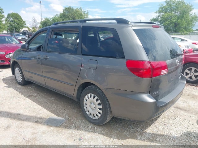 Toyota Sienna Le