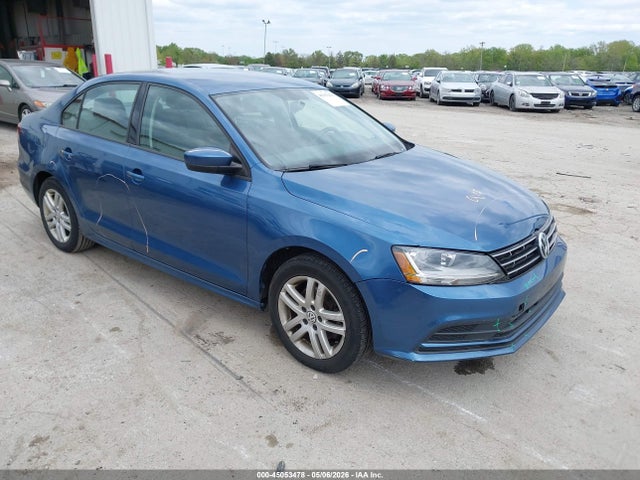 Salvage Volkswagen Jetta Image