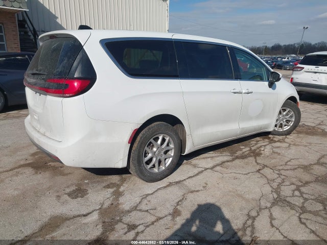 Chrysler Pacifica Touring L