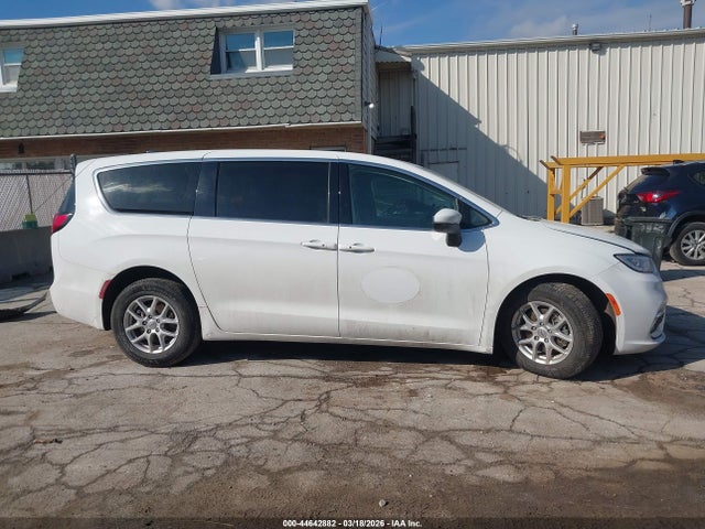Chrysler Pacifica Touring L
