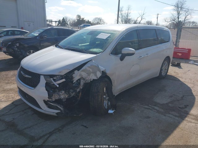 Chrysler Pacifica Touring L