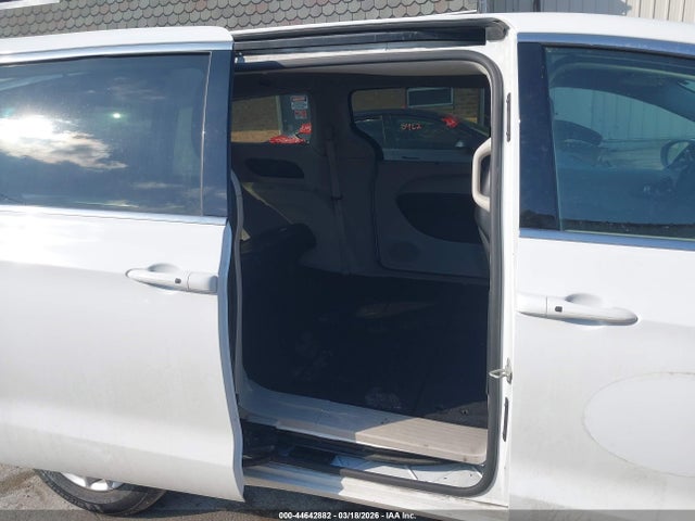 Chrysler Pacifica Touring L