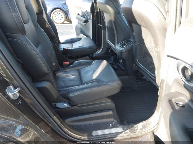 Volvo XC90 B6 Ultimate Bright Theme 6-seater