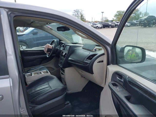 Chrysler Town & Country Touring