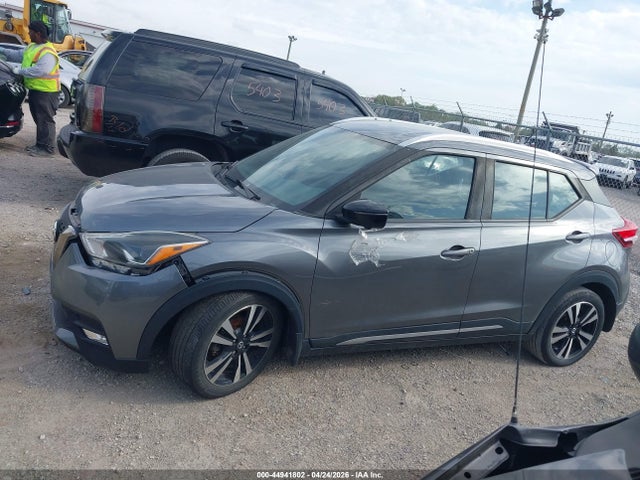 Nissan Kicks Sr