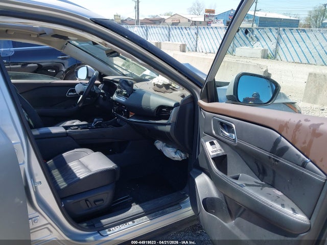 Nissan Rogue Platinum Intelligent Awd