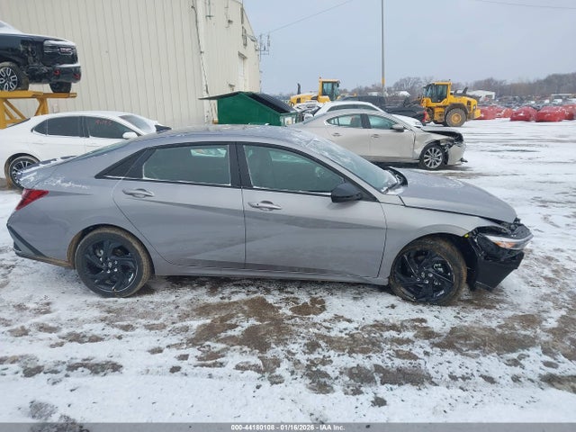 Hyundai ELANTRA Sel Sport