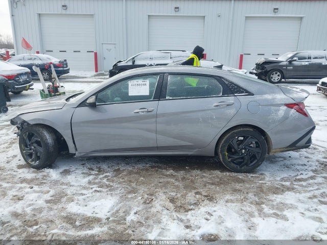Hyundai ELANTRA Sel Sport