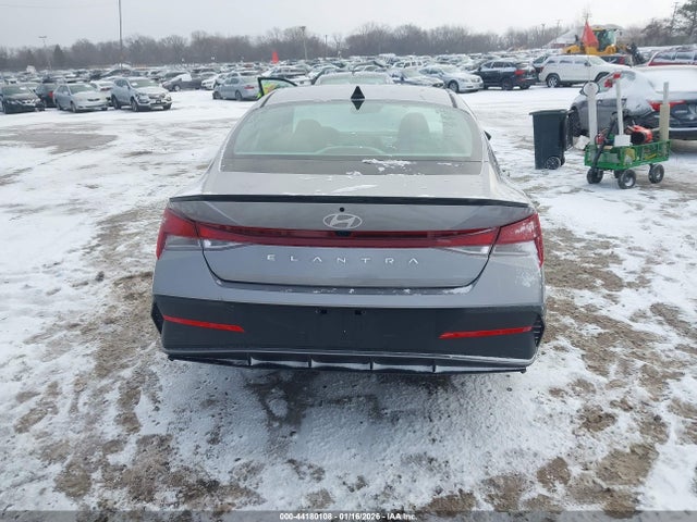Hyundai ELANTRA Sel Sport
