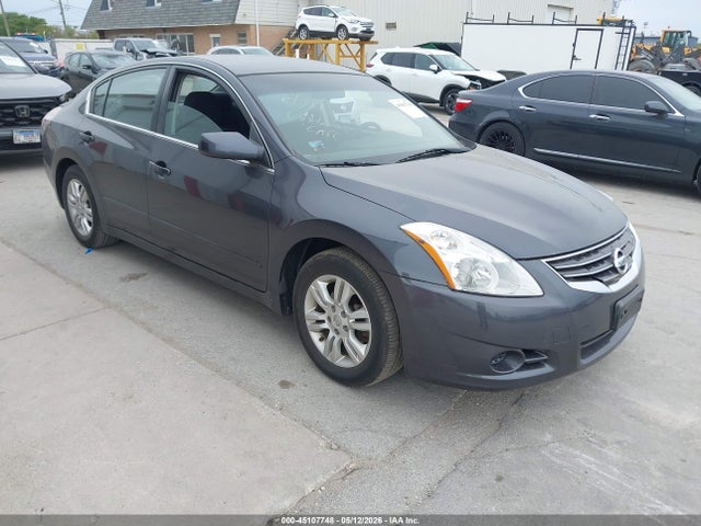 Salvage Nissan Altima Image