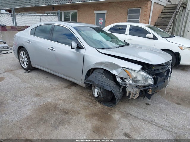 Salvage Nissan Maxima Image