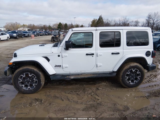 Jeep Wrangler 4-door Sahara 4x4