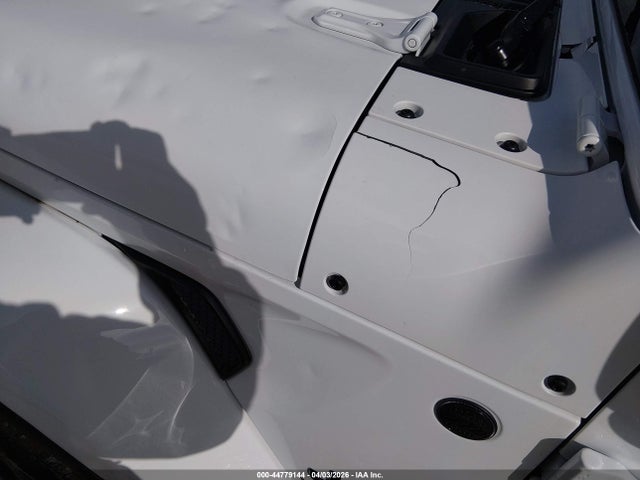 Jeep Wrangler 4-door Sahara 4x4