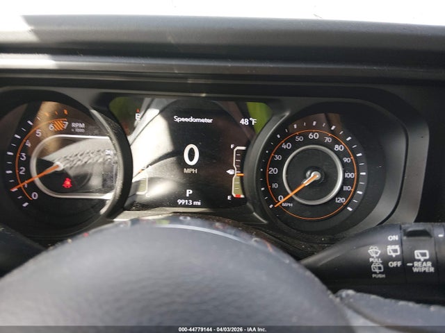 Jeep Wrangler 4-door Sahara 4x4