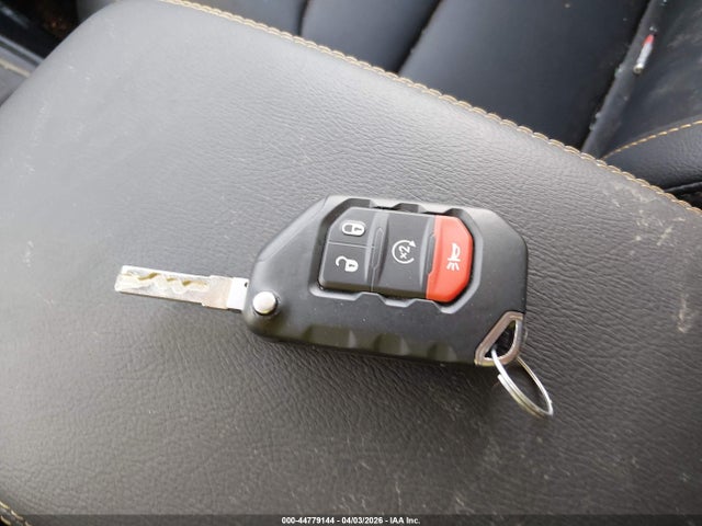 Jeep Wrangler 4-door Sahara 4x4