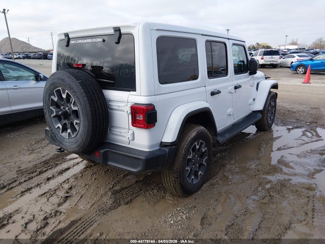 Jeep Wrangler 4-door Sahara 4x4