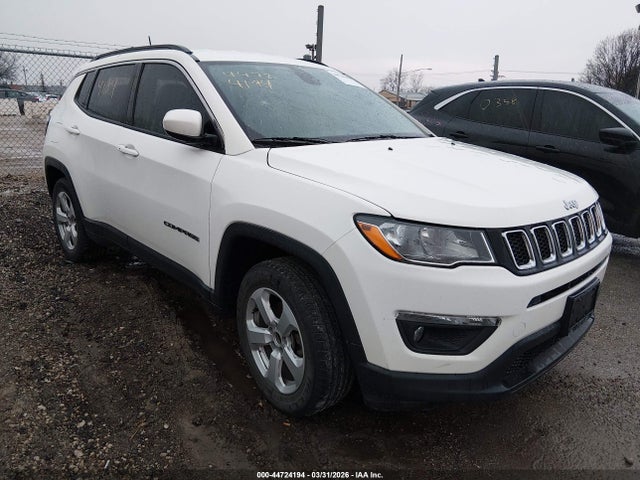 Salvage Jeep Compass Image