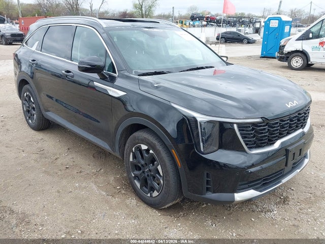 Salvage Kia Sorento Image
